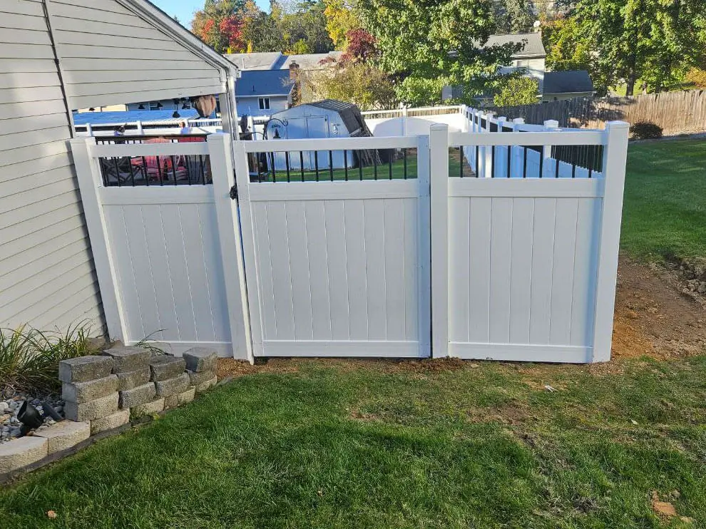 Wood fence lancaster pennsylvania fence company 4