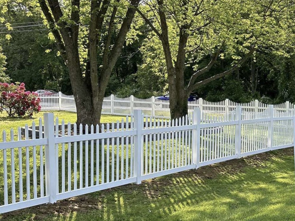 Photo of a Lancaster County vinyl fence