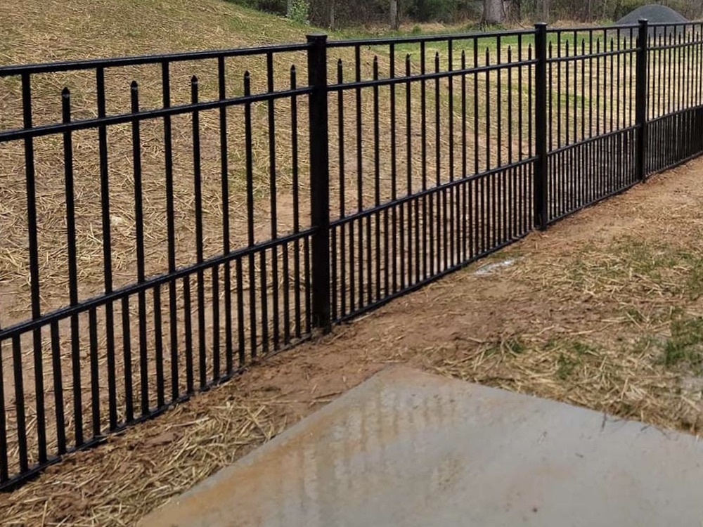 Photo of a Lancaster County aluminum fence
