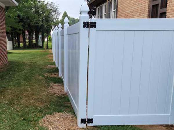 Photo of a vinyl privacy Lancaster PA residential fence