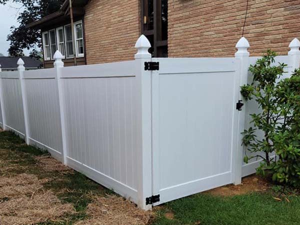 Vinyl Fence in Lancaster County PA
